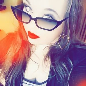 Meet your Posher, Tabitha